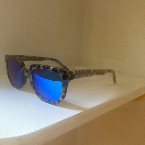 KREWE Lyons Blonde Tortoise Sunglasses - Rare Blue Lenses - Picture 5 of 8